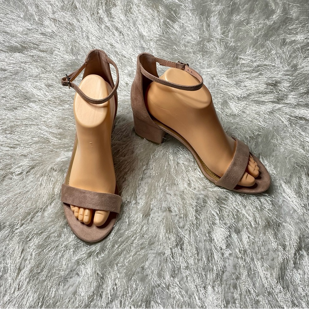 J.Adams Size 9 Daisy Blush Suede Block Heels